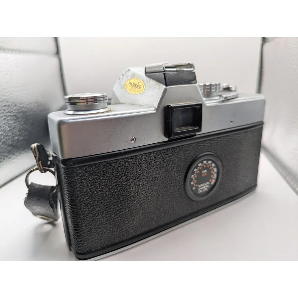 Minolta SRT 200 Film Camera‎ 35mm SLR Chrome Black Zoom Lens Japan Vintage FLAWS